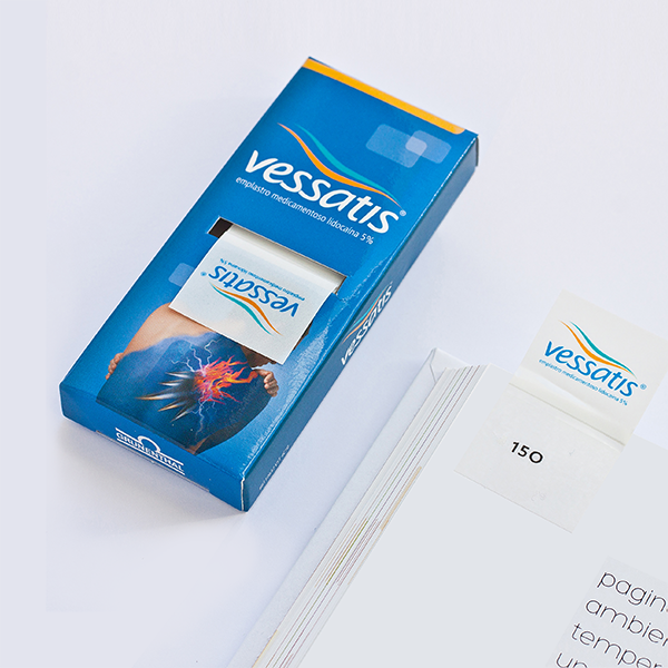 Index flag with bespoke case, product packaging copy.  Vessatis
