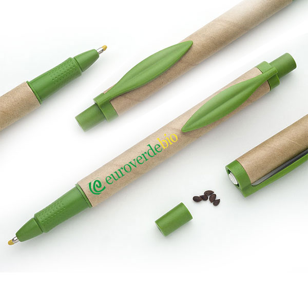 Penna in carta e plastica ecologica biodegradabile con semi di conifera. Personalizzata con logo e clip sagomata su misura