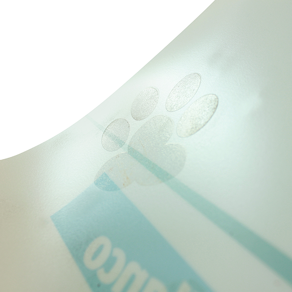 Copri tavolo visite veterinario personalizzato con logo aziendale soggetto Credelio. Dettaglio