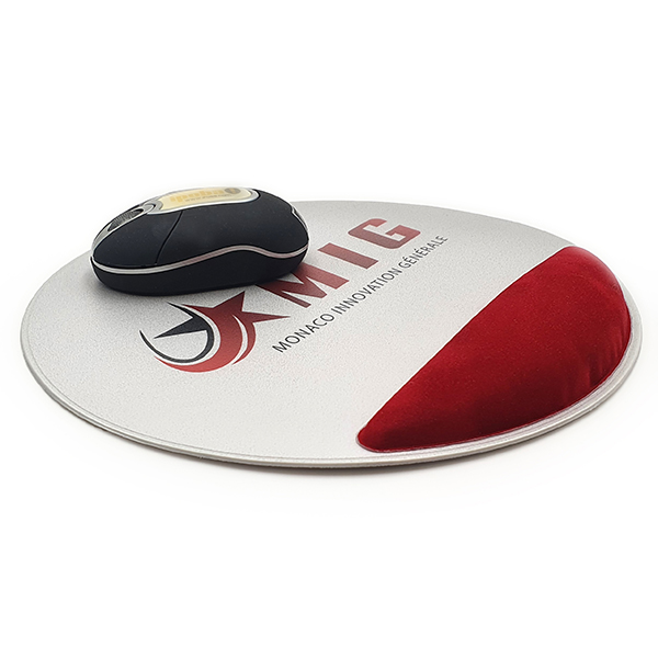 Mouse pad con poggiapolso ergonomico in floccato rosso prospettiva